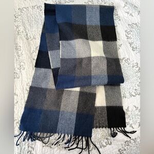 AVOCA Mill Collection Rome
Plaid Merino Scarf 100%.Wool